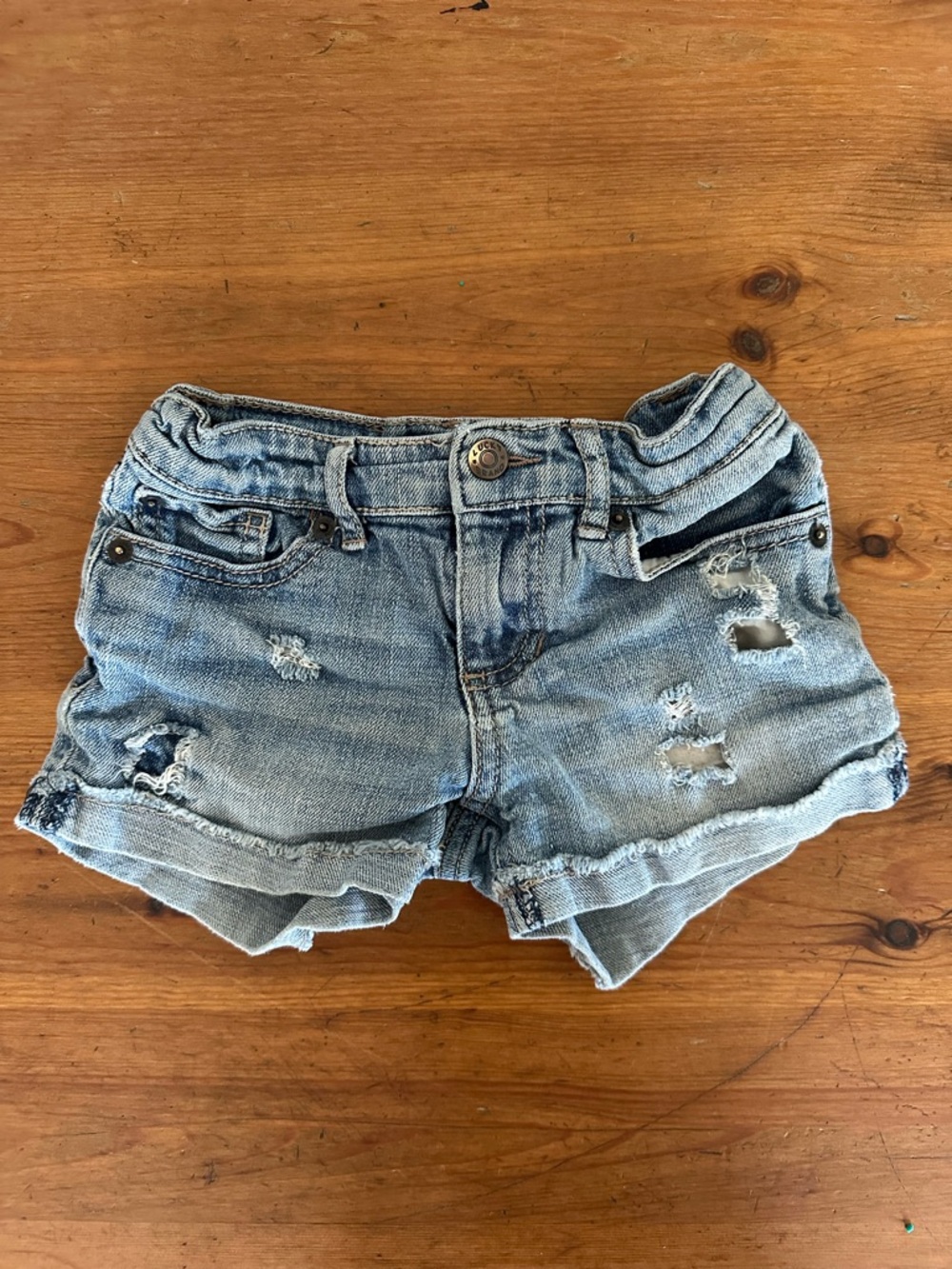 Lucky Brand Girl’s Riley Short Distressed Denim 4/5